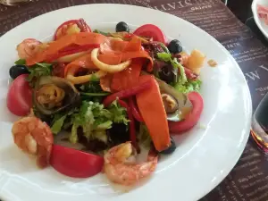 Maximilian Pub & Grill