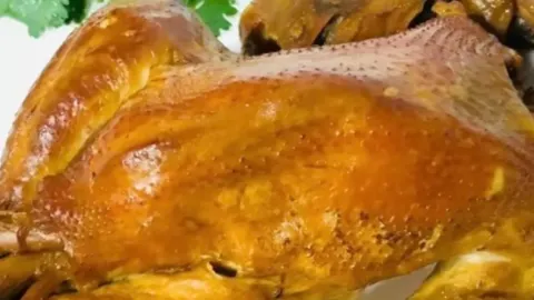 张老大草烧鸡(诚信大厦店) in 린수
