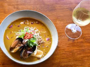 H2O Restaurant and Bar