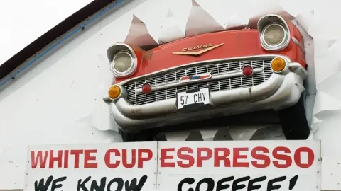 White Cup Espresso in 세킴