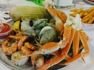 Mad Crabber Restaurant