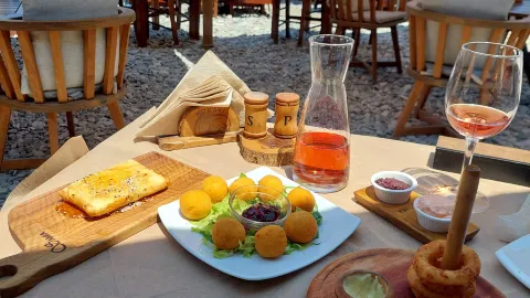 Samia Restaurant in Vathi