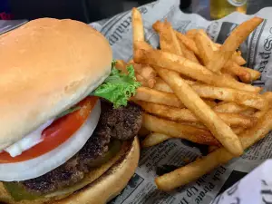 Dumont Bar and Grill