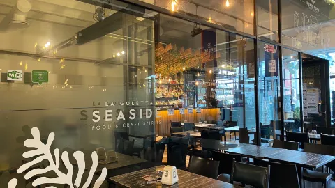 La Goletta Seaside pub in เจนัว