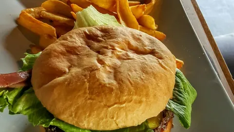 Bistro Le Burger in วึลจา