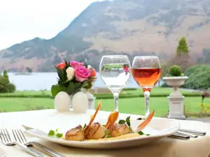 The Inn on the Lake