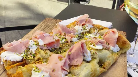Il Centro - Coffee, Food and Cocktail bar in ブラ