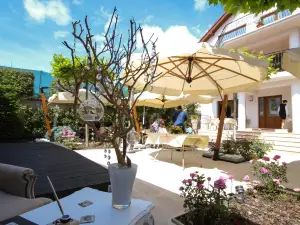 Restaurant MRC House