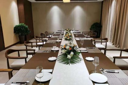 光雾山明宇豪雅酒店全景餐厅