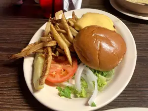 Esther’s Family Diner