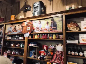 Cracker Barrel Old Country Store