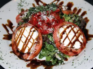 Mezzaluna Pizzeria