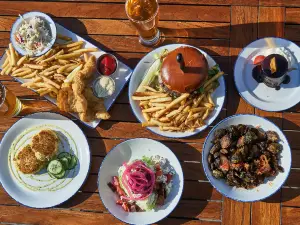 The Wayfarer Restaurant & Lounge