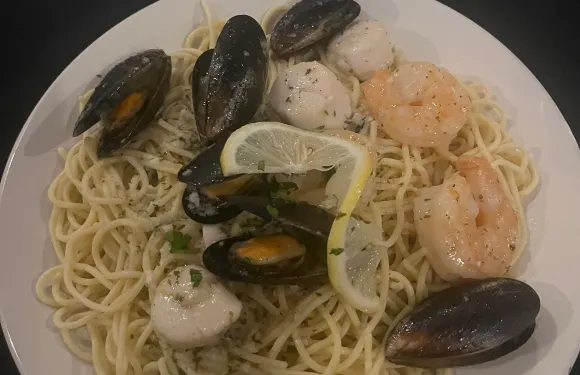 Fratelli's Restaurant And Bar