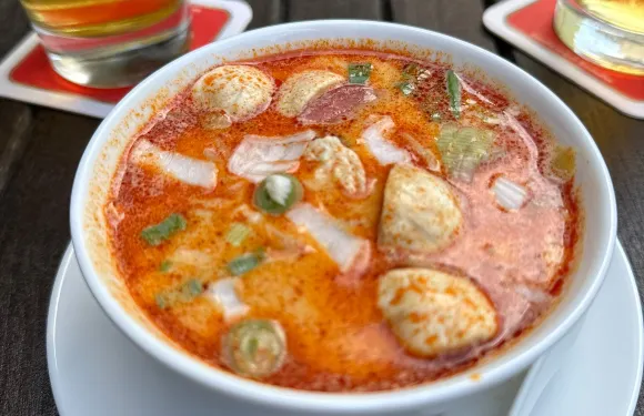 Huy's Bistro & Cafe