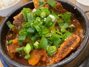 CJ Lunch Bar