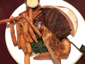 Gatsby's Seafood & Steakhouse