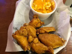 Moe & D's