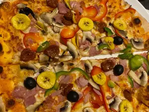 Cherry's pizza