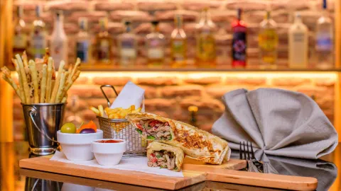 Scores Sports Bar & Restaurant in Cairo