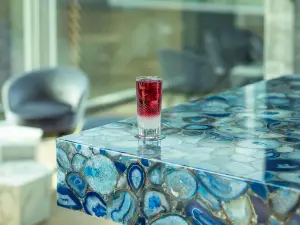 Bar Iris
