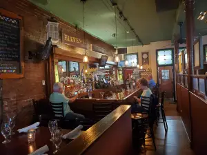 Eleven 11 Grille & Spirits