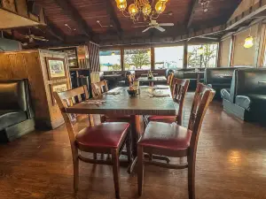 Pop's Branding Iron Restaurant & Lounge