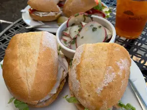 Neal's Deli