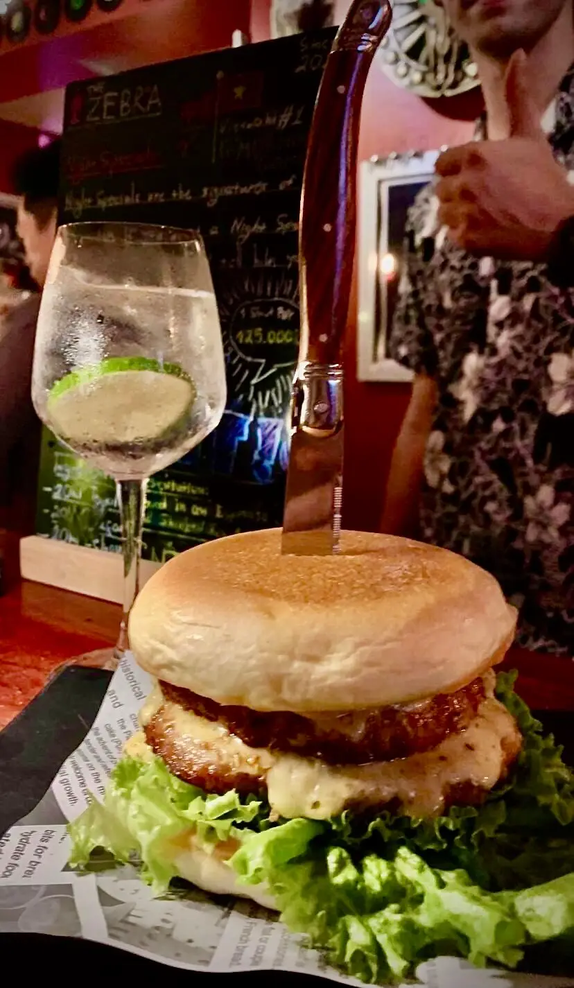The ICON burger & ZEBRA bar