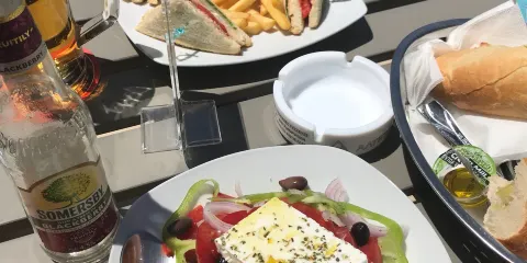 Akatos Cafe-Bar
