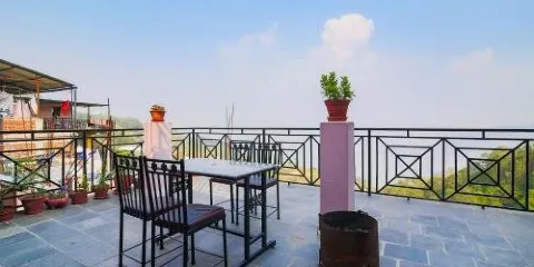 Hotel Everest Window View Restaurant