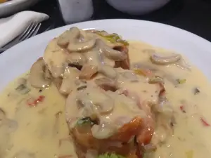 Resto Bar Cau Cau