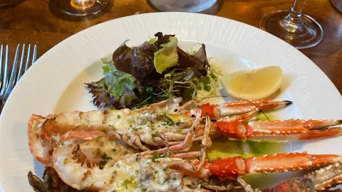 Coast Restaurant in โอบัน