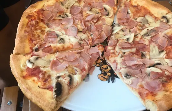 Pizzeria Red Pub