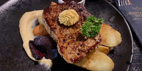 Mustaparran Päämaja
