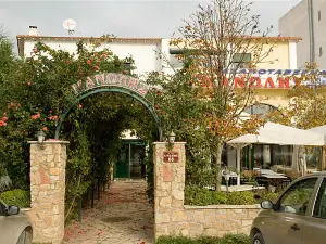 Manolis tavern - barbecue house