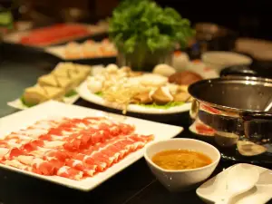 Howard Jonhnson Four Seasons Hot Pot