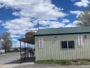 9 Peaks Restaurant and Lounge