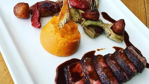 Le Comptoir in คาลวี