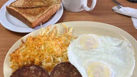 Weeze's Cafe in Washington County