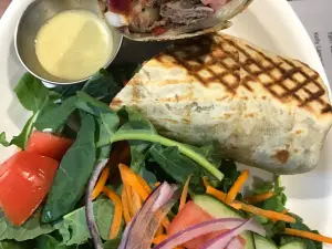 Earth's Harvest Kitchen & Juicery