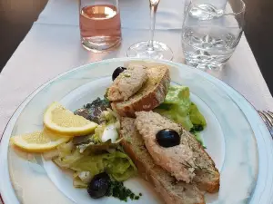 La Petite Auberge