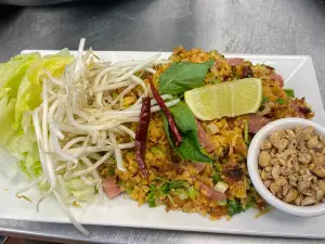 Yin Dee Lao & Thai Streetfood Restaurant