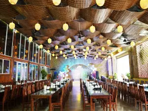 Nhà Hàng A Páo Mộc Châu