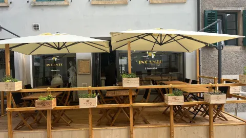 Pinseria Incanto in 索洛圖恩州