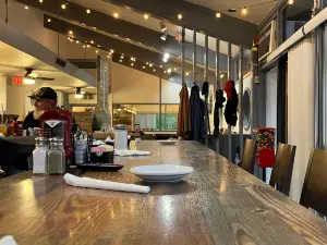 Holiday Restaurant
