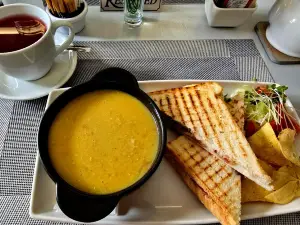 The Lomond Tearoom and Chocolate Shop