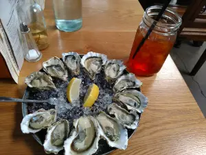 EaT Oyster Bar