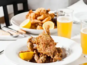 Hank's Seafood Restaurant