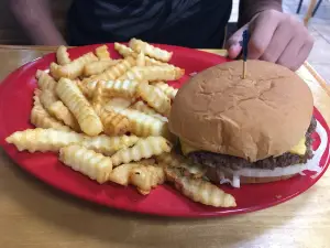 Bev's Burger Café